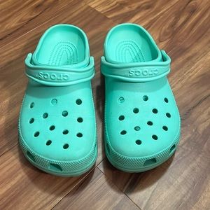 Crocs size 8M/10W